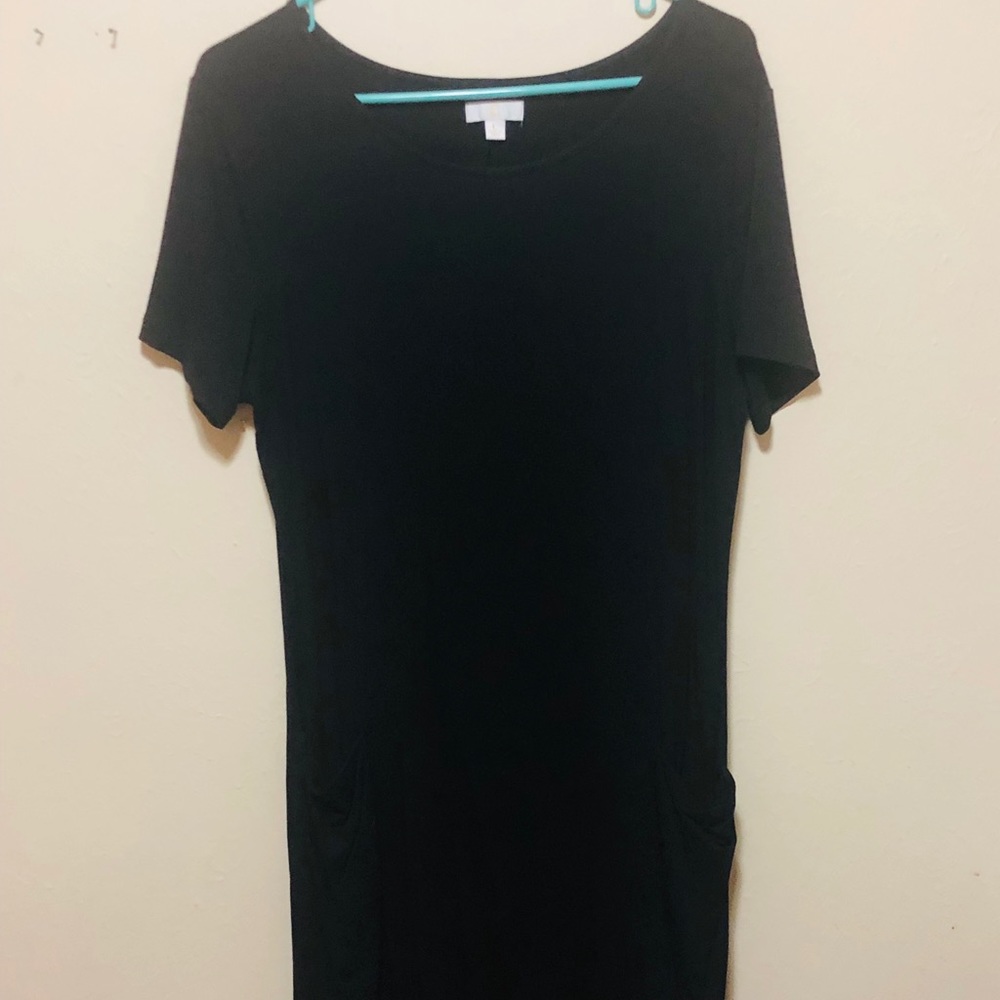 Simple Black Dress w/ Pockets - Picture 2 of 4